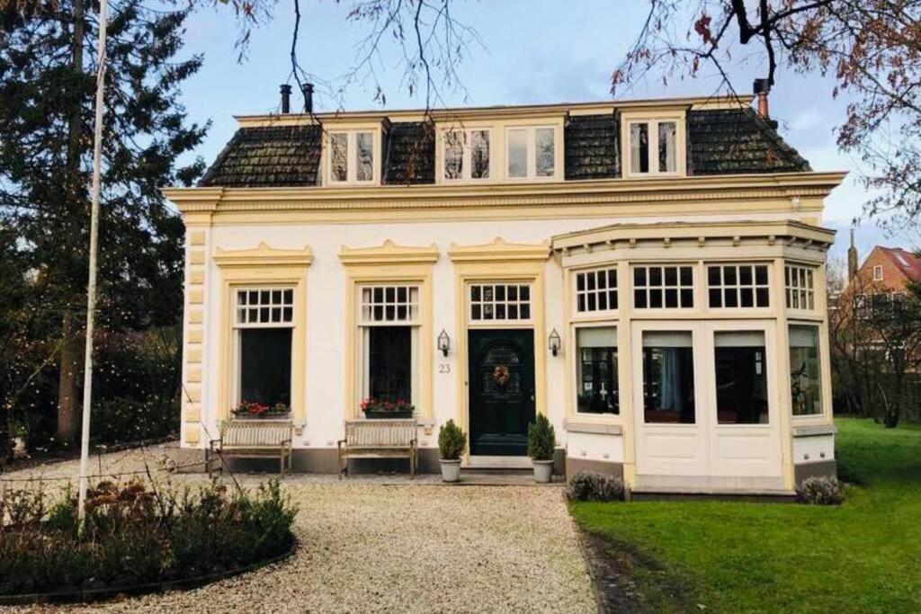 Tiny House In Tuin Van De Statige Villa Mariahof Dordrecht Exteriér fotografie